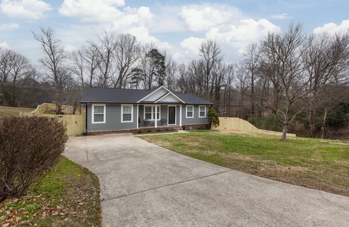 Toddville Road House | Cozy Modern:3Bedroom house near Airport, Uptown & Whitewater Center.