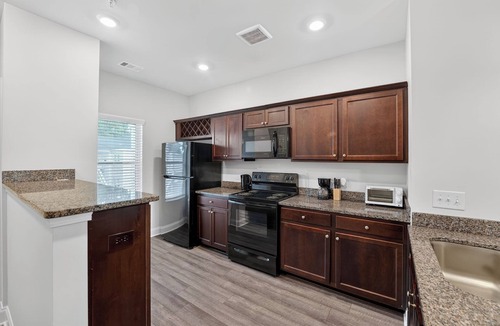 Savannah Apartment | Cozy Modern Apartment in Savannah