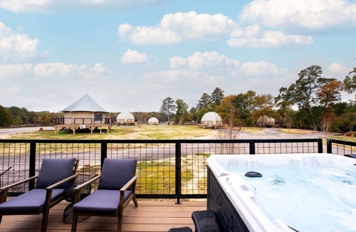 Coosa Cabin | Cozy Modern Cabin with Deck and Hot Tub in Cedar Bluff, Alabama
