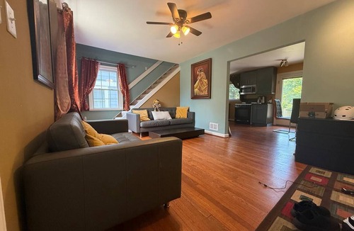 Pentagon City House | Cozy One Private Room and Bath in Pentagon City House