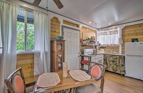 Leilani Estates Apartment | Cozy Pahoa Hideaway Near Black-Sand Beaches!