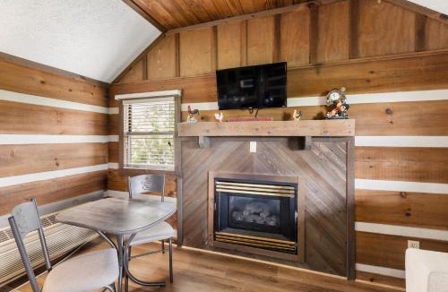 Fancy Gap House | Cozy Parkway Cabin with Mountain Views - Cabin 4
