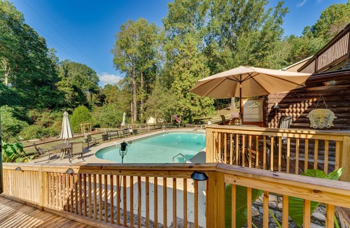 Hickory House | Cozy, Pet-Friendly Retreat in Hickory w/Fire Pit!