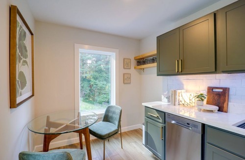 Bakersville Cottage | Cozy & private cottage, luxurious Hot Tub at Blue Ridge Mountains countryside