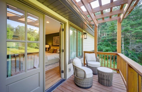 Bakersville Cottage | Cozy & private cottage, luxurious Hot Tub at Blue Ridge Mountains countryside
