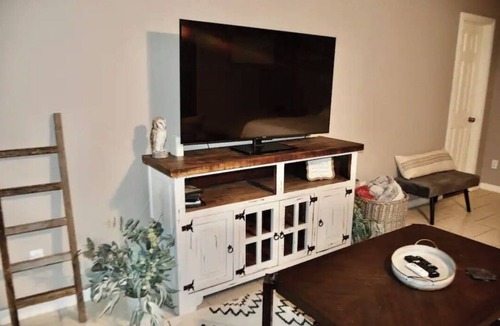 Willow Apartment | Cozy Private Guest Suite, Unit #1