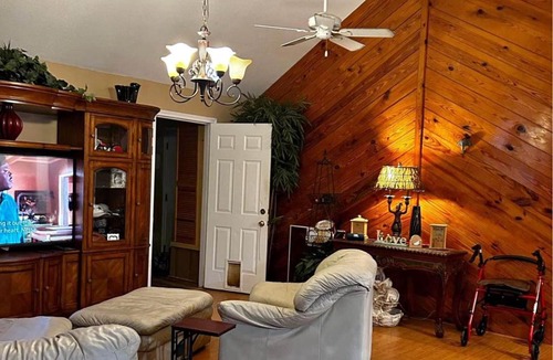 West Tawakoni House | Cozy Private Room Lake Tawakoni Home Near Park Pier