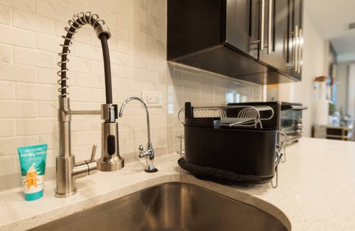 Lithonia House | Cozy Room Queen Bed Private Bathroom