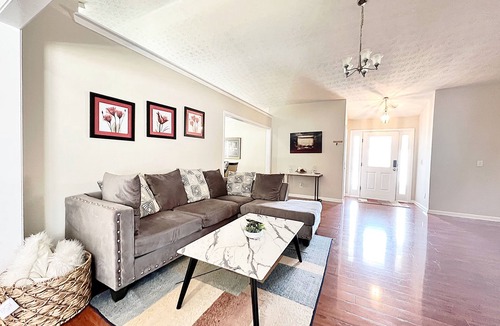 Duluth House | Cozy & Spacious 4 BR/3 Bath Sweet Home in Duluth