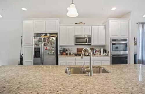 Northeast House | Cozy & Spacious 4 BR Home in NE DC Near the Metro!