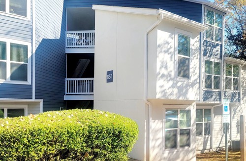 Ashbrook - Clawson Village Apartment | Cozy Spot close to Uptown QC!