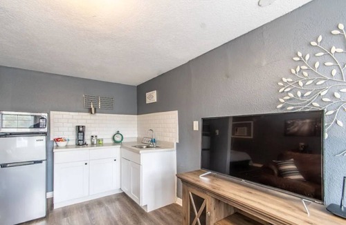 Urban Core Apartment | Cozy Studio at Liberty Park