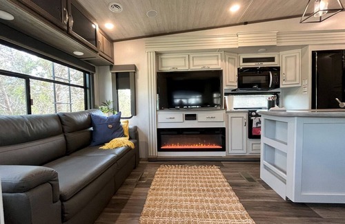 Dripping Springs House | Cozy Texas Hill Country Rental for Romantic Getaways in Texas