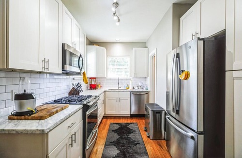 South Central Houston House | Cozy Third Ward Hideaway | Sleeps 8