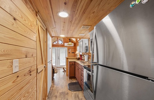 Belle Mina Cabin | Cozy Tiny Cabin with a View!