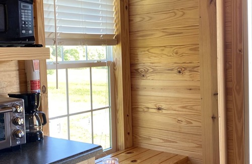 Hartwell House | Cozy Tiny Home 1 mile from Lake Hartwell