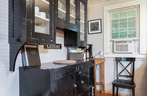 Zirconia Cottage | Cozy Tree House Cottage - Fireplace & Hot Tub