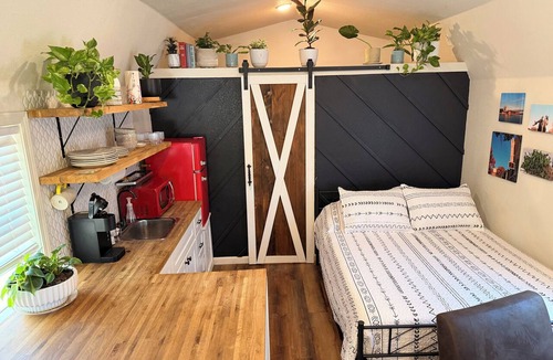 Robinson Cottage | Cozy Waco Home-15 min to Magnolia and Baylor
