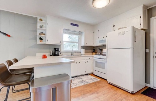 Enterprise House | Craig - Yellowleaf Alabama · High-Flying Haven: 4bd 2 bath