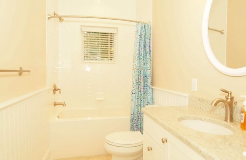 The Pines House | Create Memories at Sandy Dreams! Short walk to Beach and Private Pool