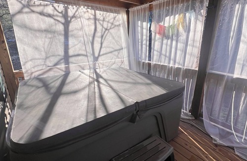 Barnardsville House | Creek Side House w Hottub, On-Site Sauna/Tea Shop/Market, Edge of Natl Forest