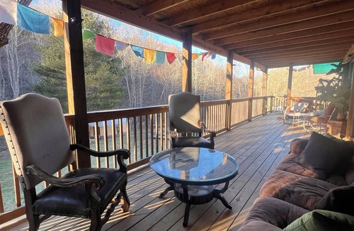 Barnardsville House | Creek Side House w Hottub, On-Site Sauna/Tea Shop/Market, Edge of Natl Forest