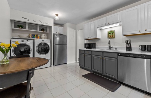 Woodcrest House | Creekside Haven- Minutes from Downtown