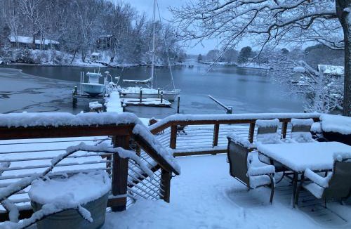 Lusby House | Creekside Oasis