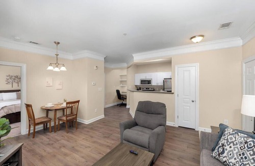 Cary Apartment | Crossroads 1BR with Covered Patio