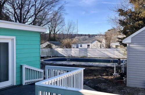 Norfolk House | Crown Jewel Luxe Beach Bungalow, Private Pool, 5min-beach, 6 min-NAVSTA