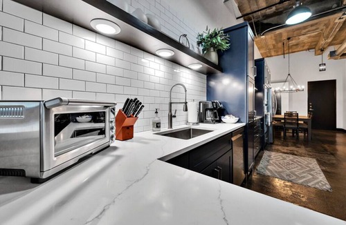 Brazos Condo | Crusader Bear Hut- Downtown Waco- Steps To The Silos