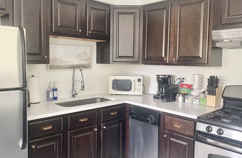 Aurora Highlands Condo | Crystal City Charm 2BR/Free Parking 406