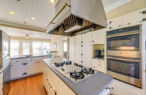 Davis House | Crystal Coast Family Retreat < 1 Mi to Boat Ramp!