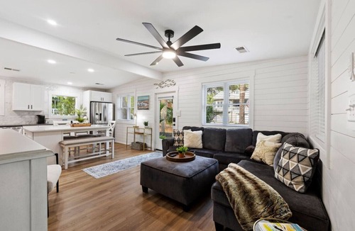 North Forest Beach House | Curlew Cottage steps to sand & shops. NFL Ticket!