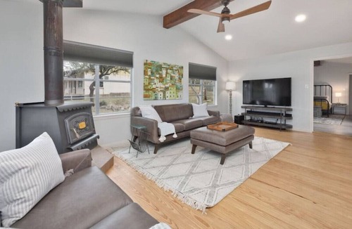 Spicewood House | Custom 2/2 lakefront cottage on 2 Acres W Views!