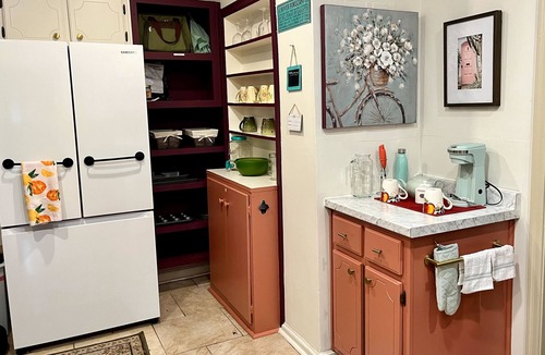 Port Wentworth Cottage | Cute 2 BR/2 BA split plan cottage w AC, deck, pet-friendly fenced yard. Private!