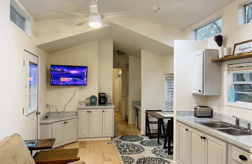 Saint Helena Island Cottage | Cute Cottage Next to Hunting Island.