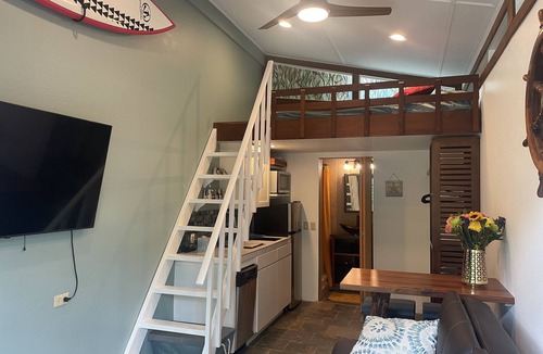 Honalo Apartment | Cute Loft Studio above Kona, surrounded by Coffee farms
