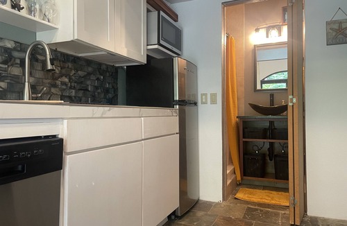 Honalo Apartment | Cute Loft Studio above Kona, surrounded by Coffee farms
