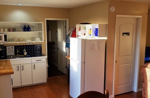 Pauwela Apartment | Cute, Private & Tranquil Hideaway, Ocean Views. Near Hana Hwy. A/C.