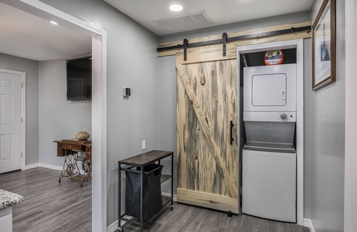 Amarillo House | Cute, Privately Split Duplex W/Queen Beds & Large TVs, Located on RT 66