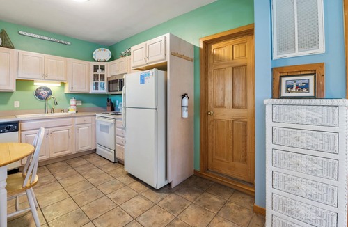 Ocracoke Villa | CV1A: Shell Castle A -poolside screened porch!