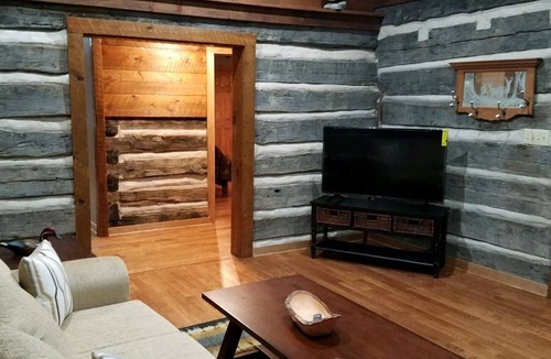 Madison Cabin | Dan River Cabin Madison, NC