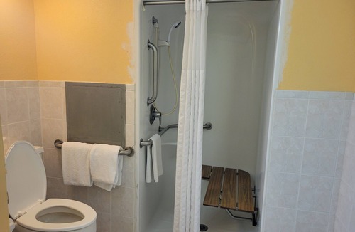 Huntington Hotel | Days Inn by Wyndham Alexandria South