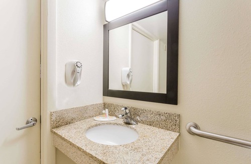 Camp Springs Hotel | Days Inn by Wyndham Camp Springs/Andrews AFB DC Area