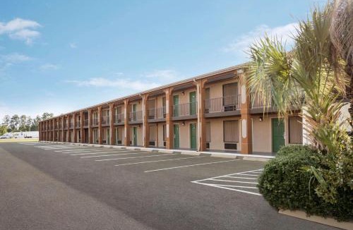 Hardeeville Hotel | Days Inn by Wyndham Hardeeville/I-95 State Line