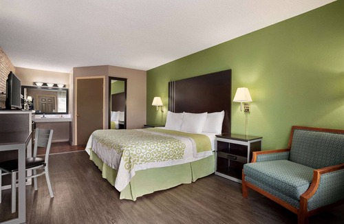 Hardeeville Hotel | Days Inn by Wyndham Hardeeville/I-95 State Line