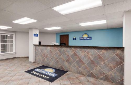 Phenix City Hotel | Days Inn by Wyndham Phenix City Near Fort Benning