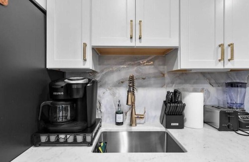 Kingman Park Apartment | DC Urban Retreat+3Bed+Newly Renovated