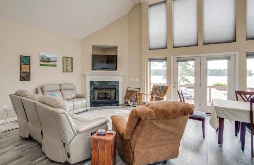 Chapin House | Deck & Views: Lake Murray Escape in Chapin!
